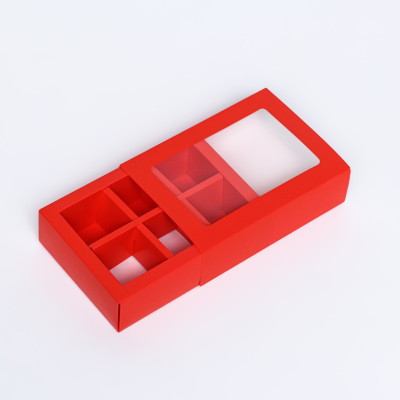 Коробка на 6 конфет красная